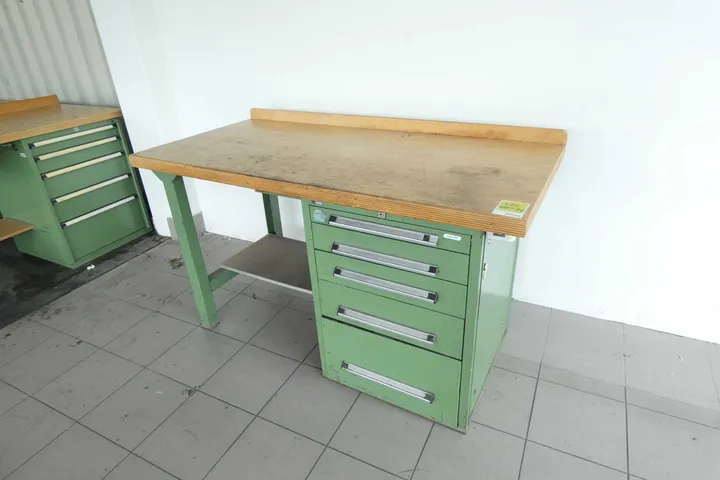 Werkbank Maße in cm ca. 150 x 71